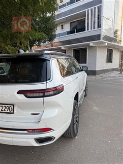 جیپ گراند شیرۆکی